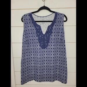 St. John's Bay 2X blue & white preppy v neck sleeveless lace top